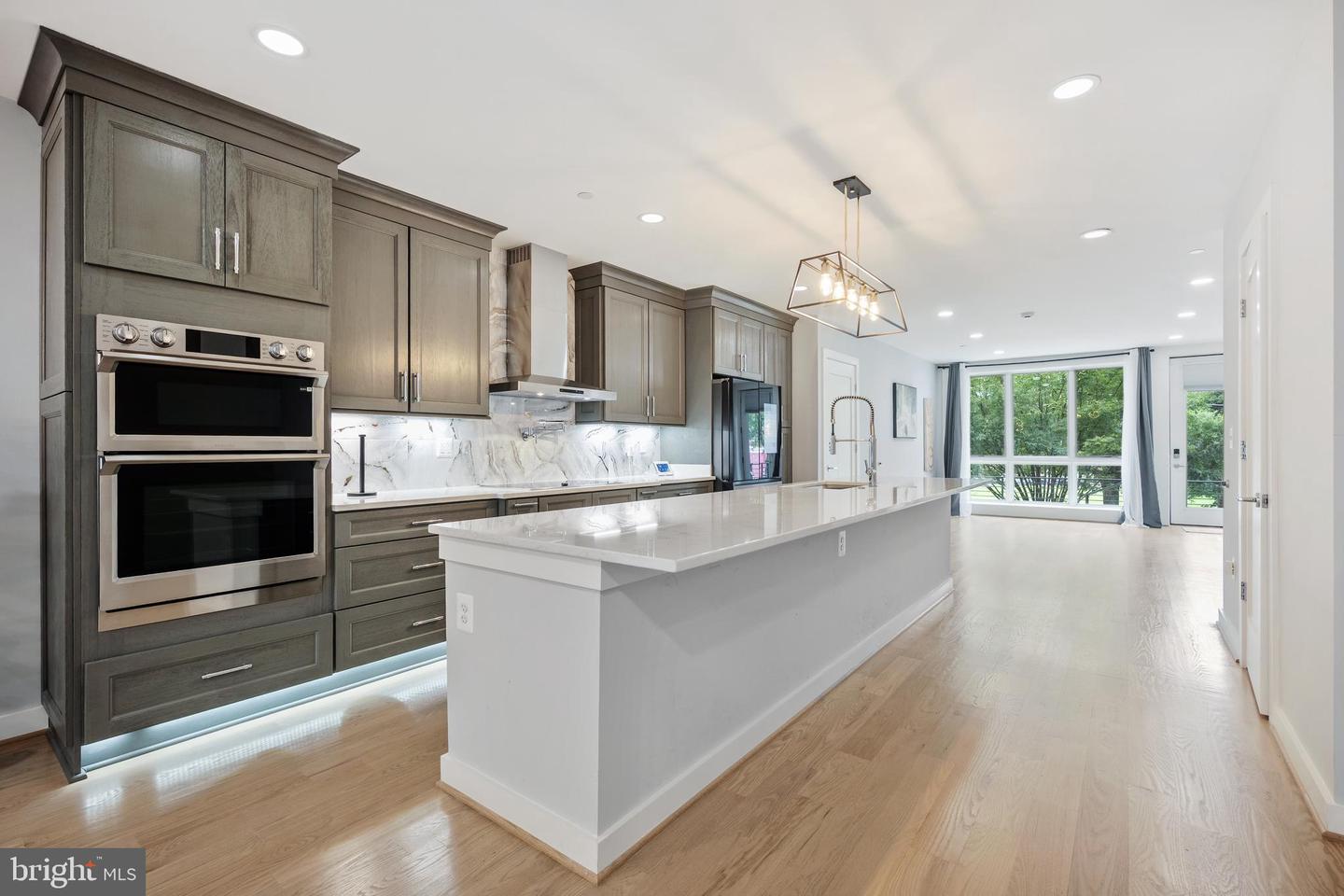 424 Missouri Ave NW #2
