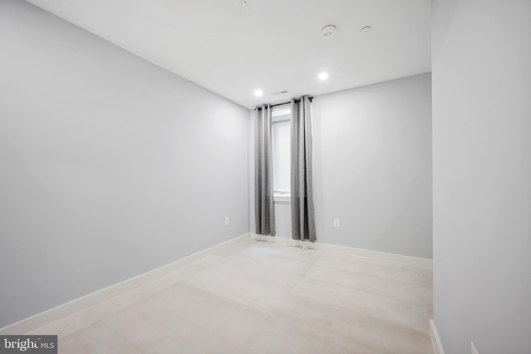 424 Missouri Ave NW #2