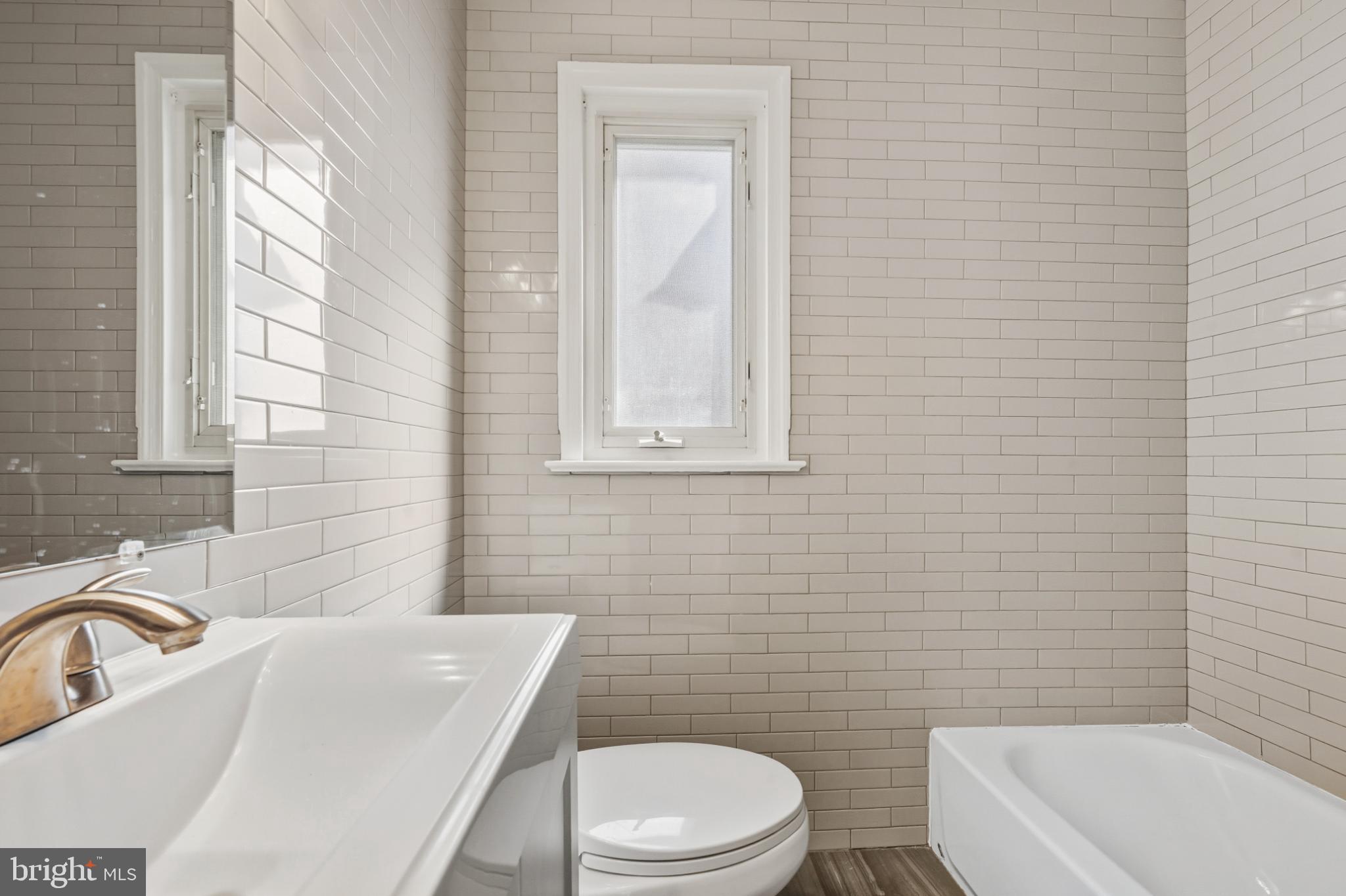 2110 SUITLAND TERRACE SE