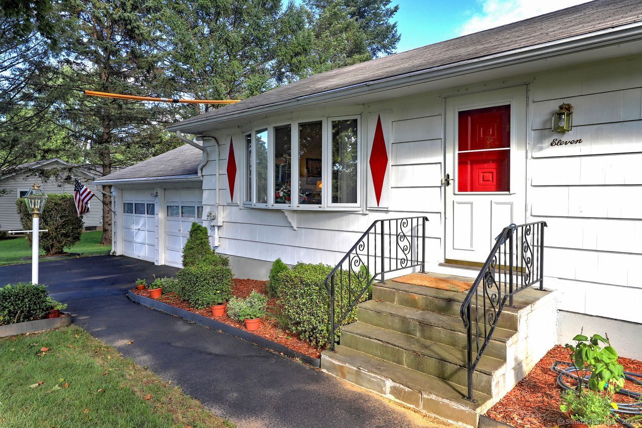 11 Macarthur Road