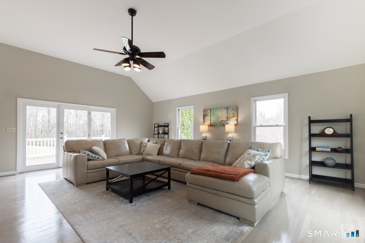 16 Shadowood Lane