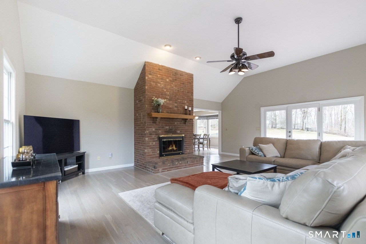 16 Shadowood Lane