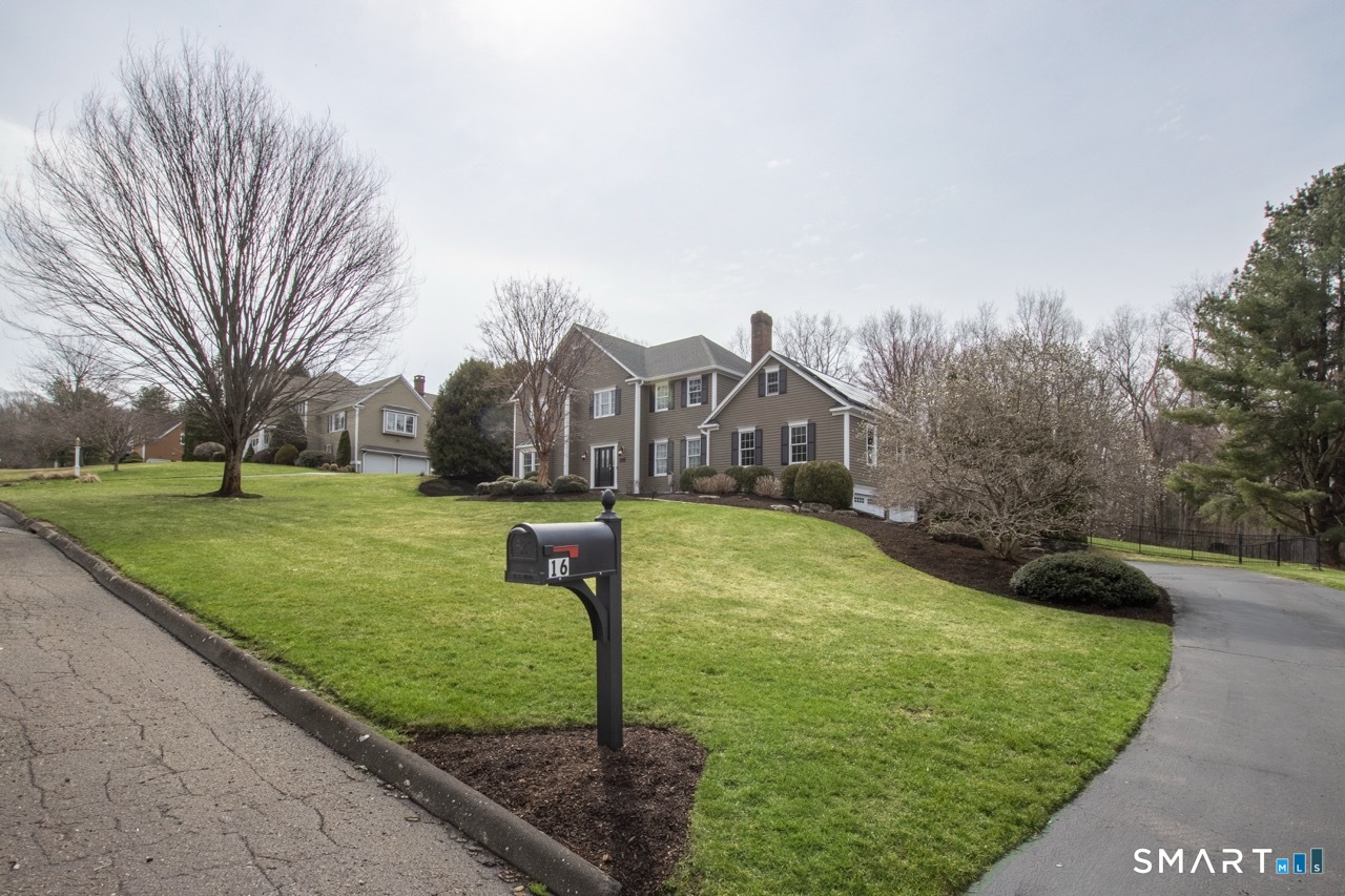 16 Shadowood Lane