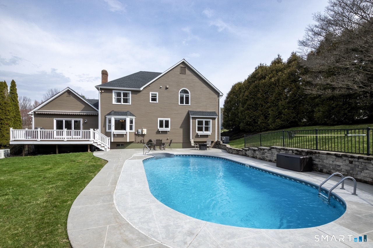 16 Shadowood Lane
