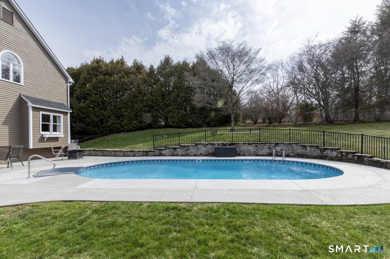 16 Shadowood Lane