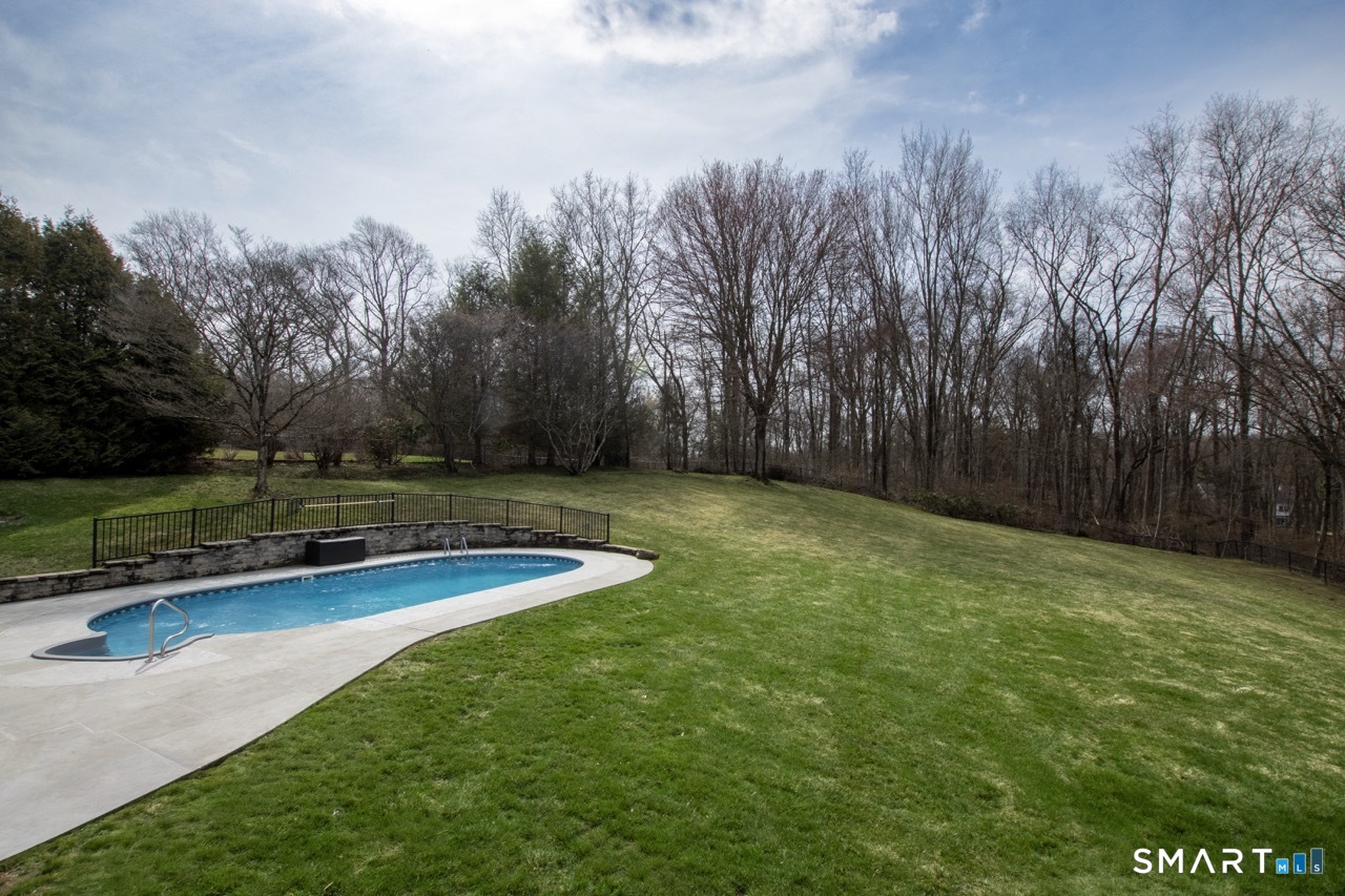 16 Shadowood Lane