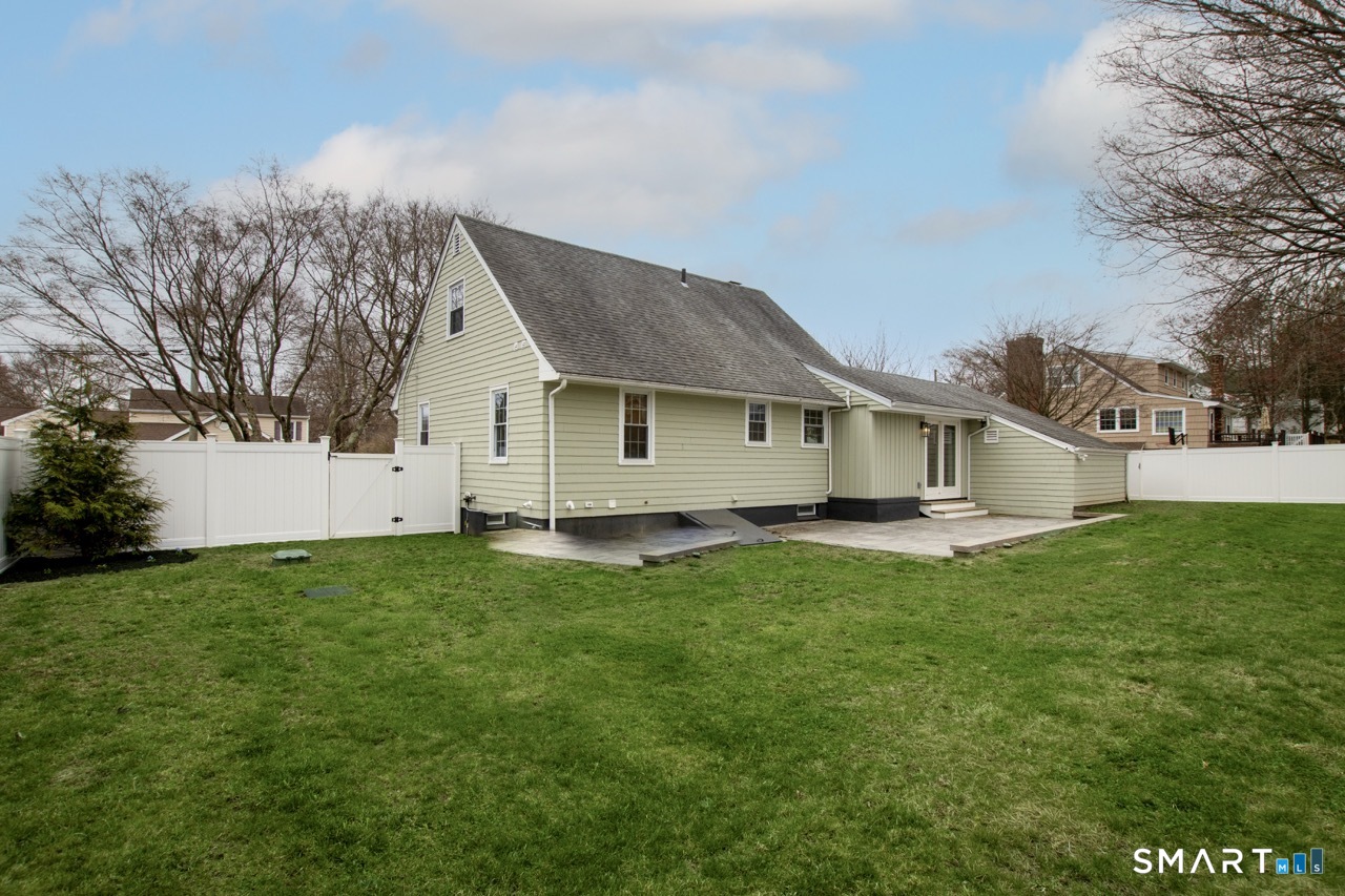 18 Maple Street