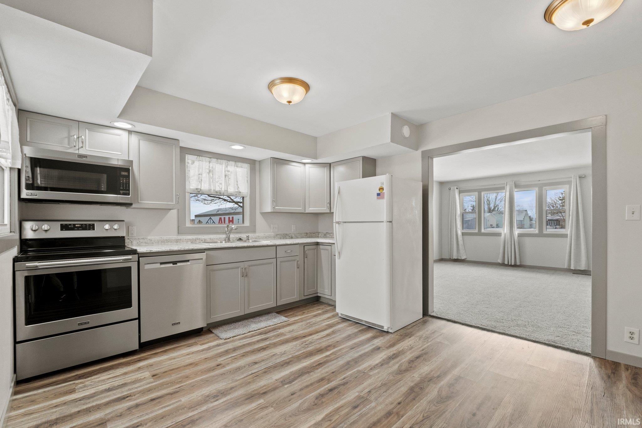 220 W Windridge Drive