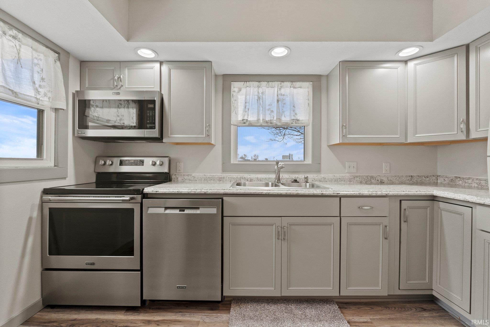 220 W Windridge Drive