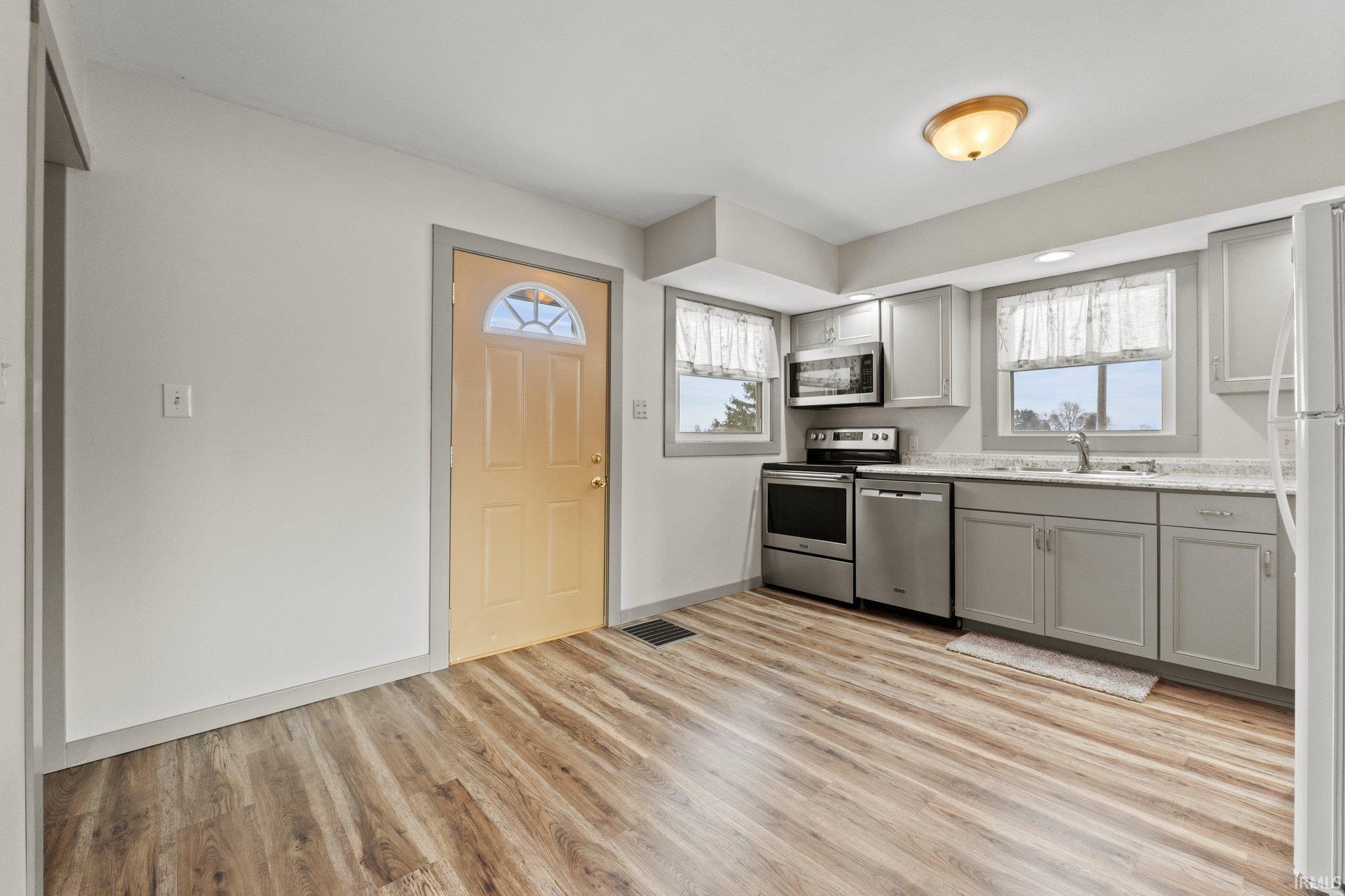 220 W Windridge Drive