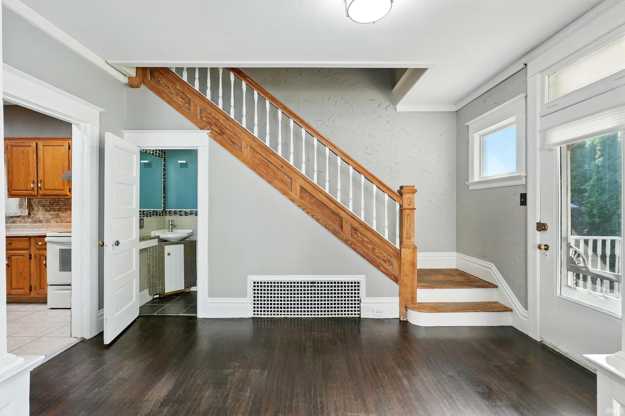 1015 Columbia Avenue