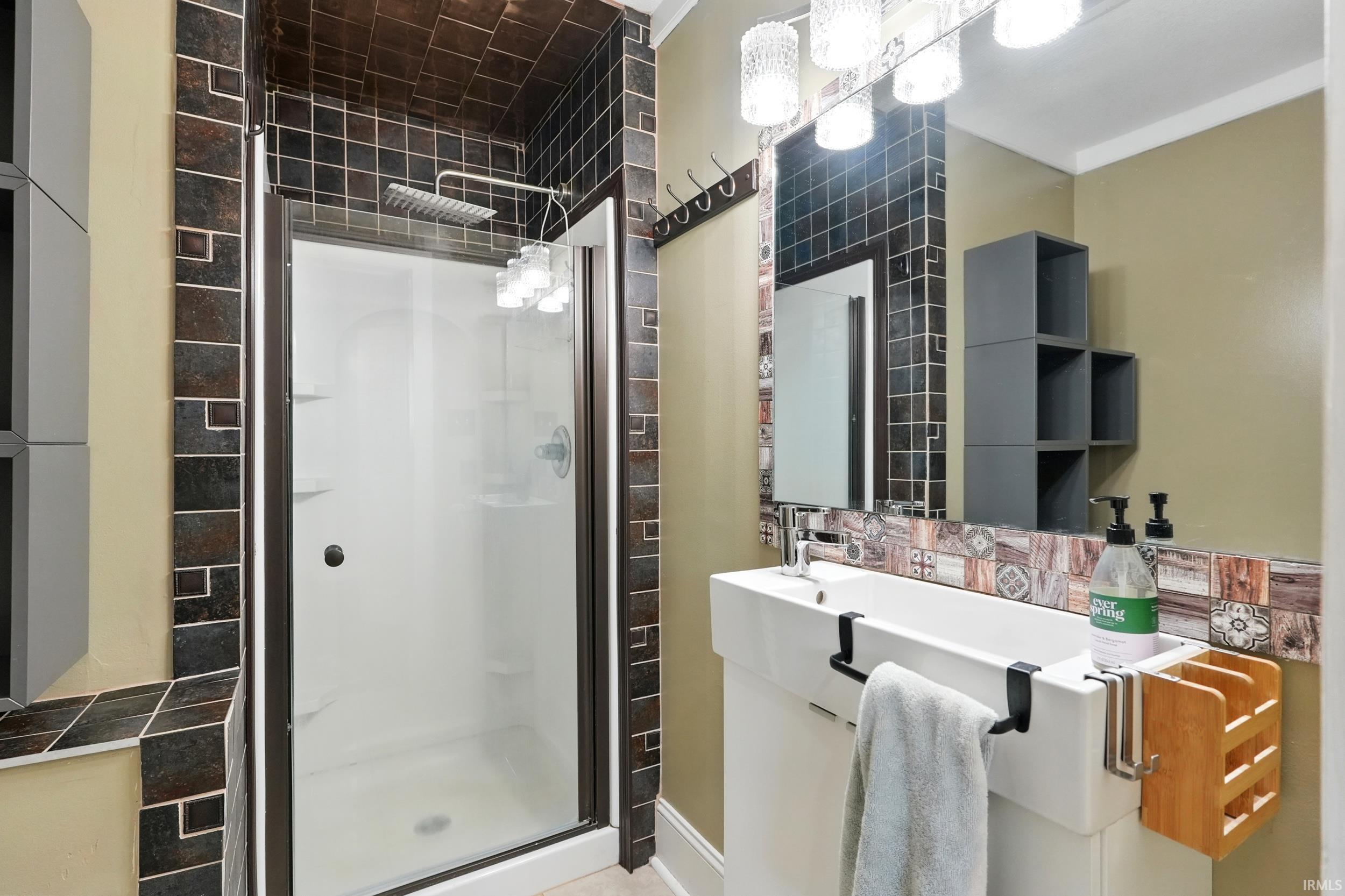 1015 Columbia Avenue