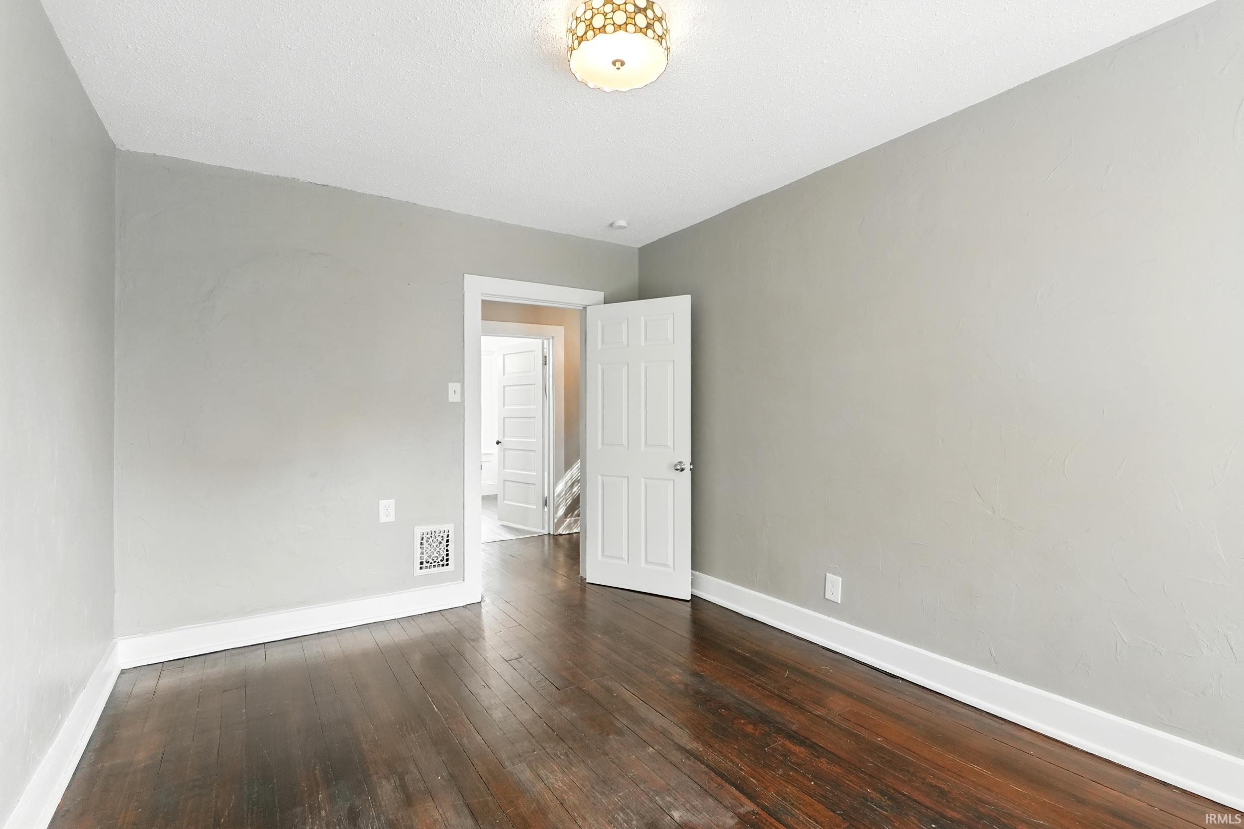 1015 Columbia Avenue