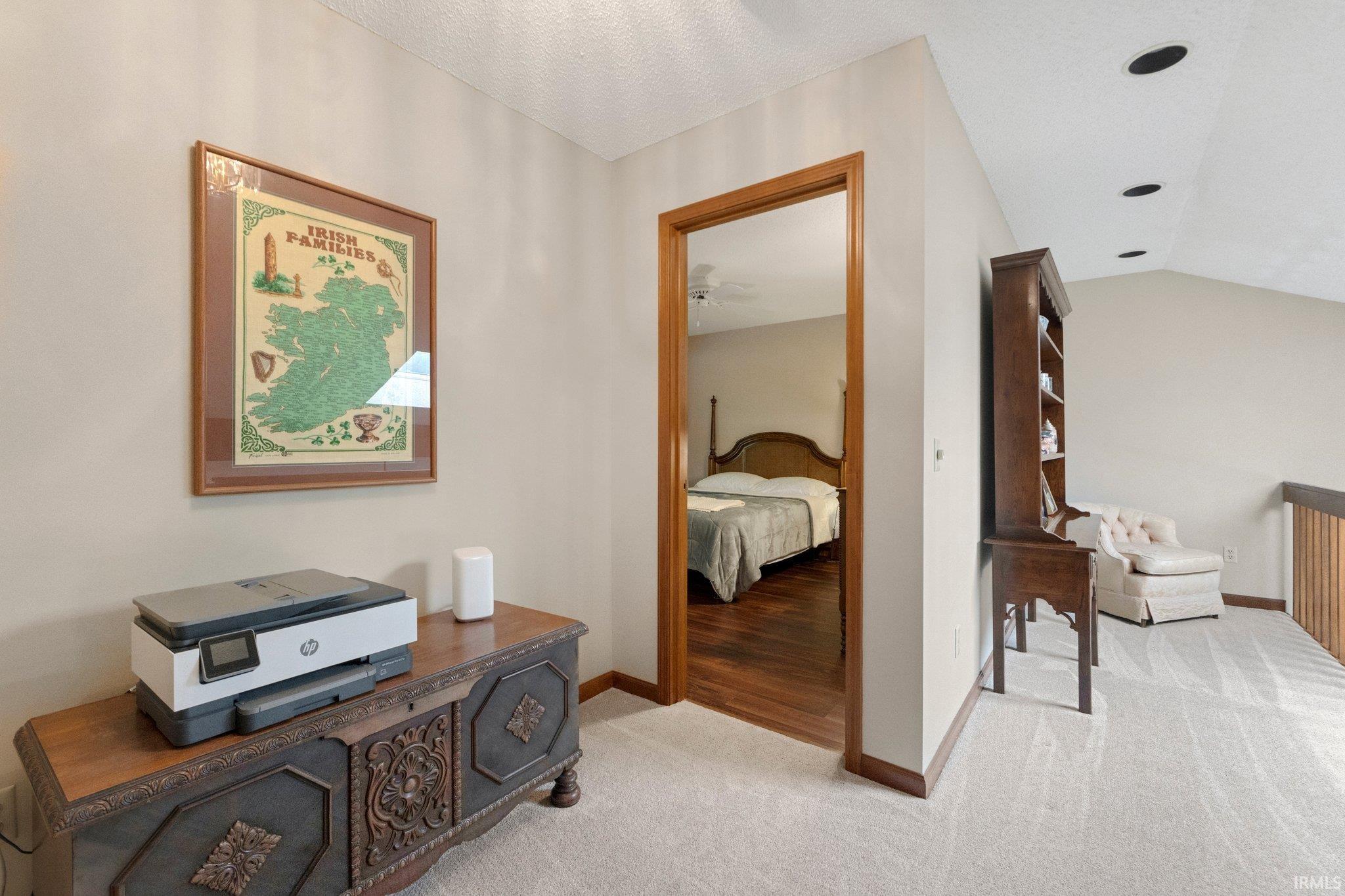 2521 E Saint Thomas Point