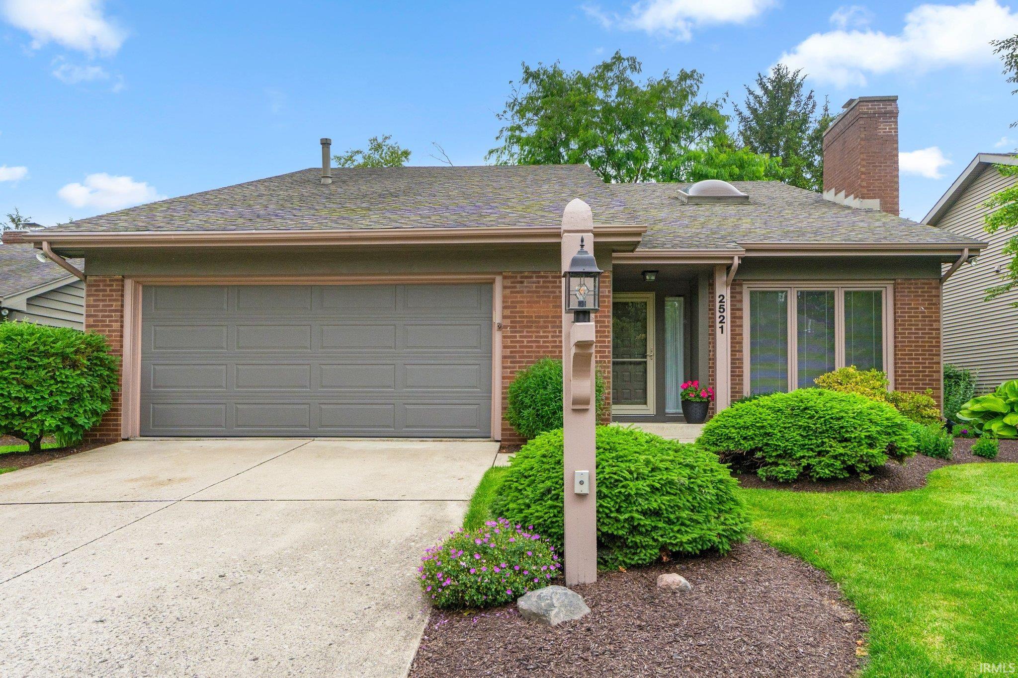 2521 E Saint Thomas Point