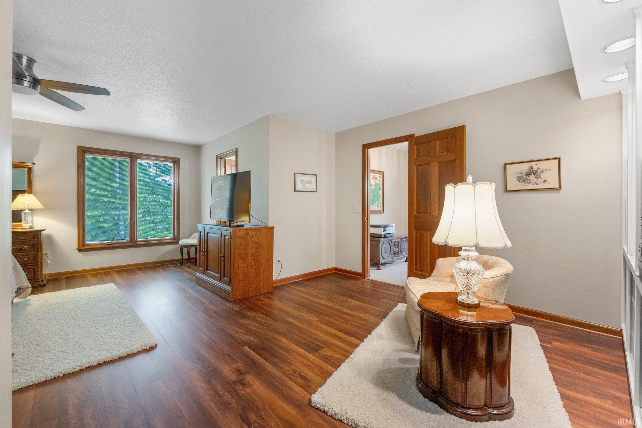 2521 E Saint Thomas Point