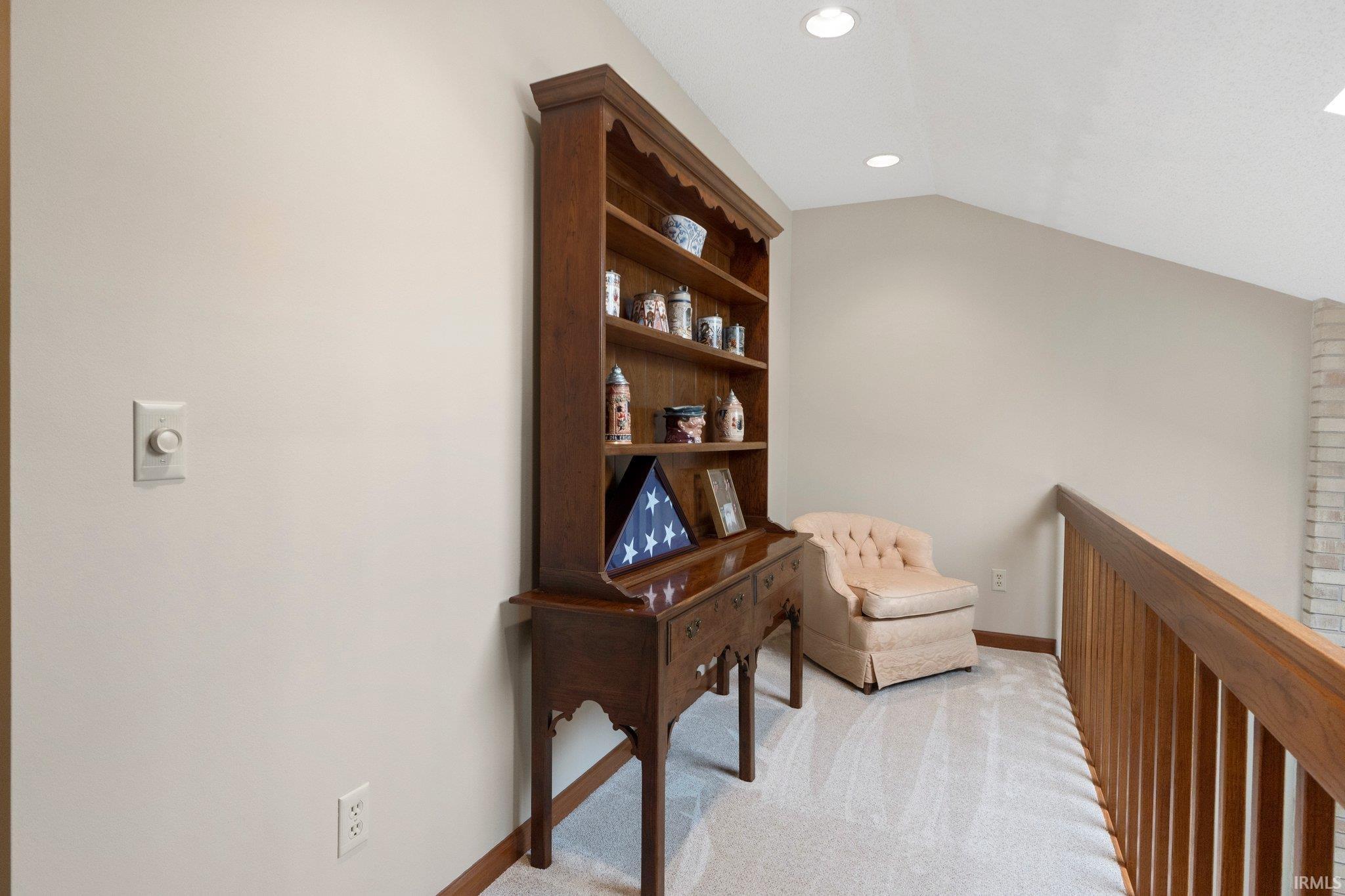 2521 E Saint Thomas Point