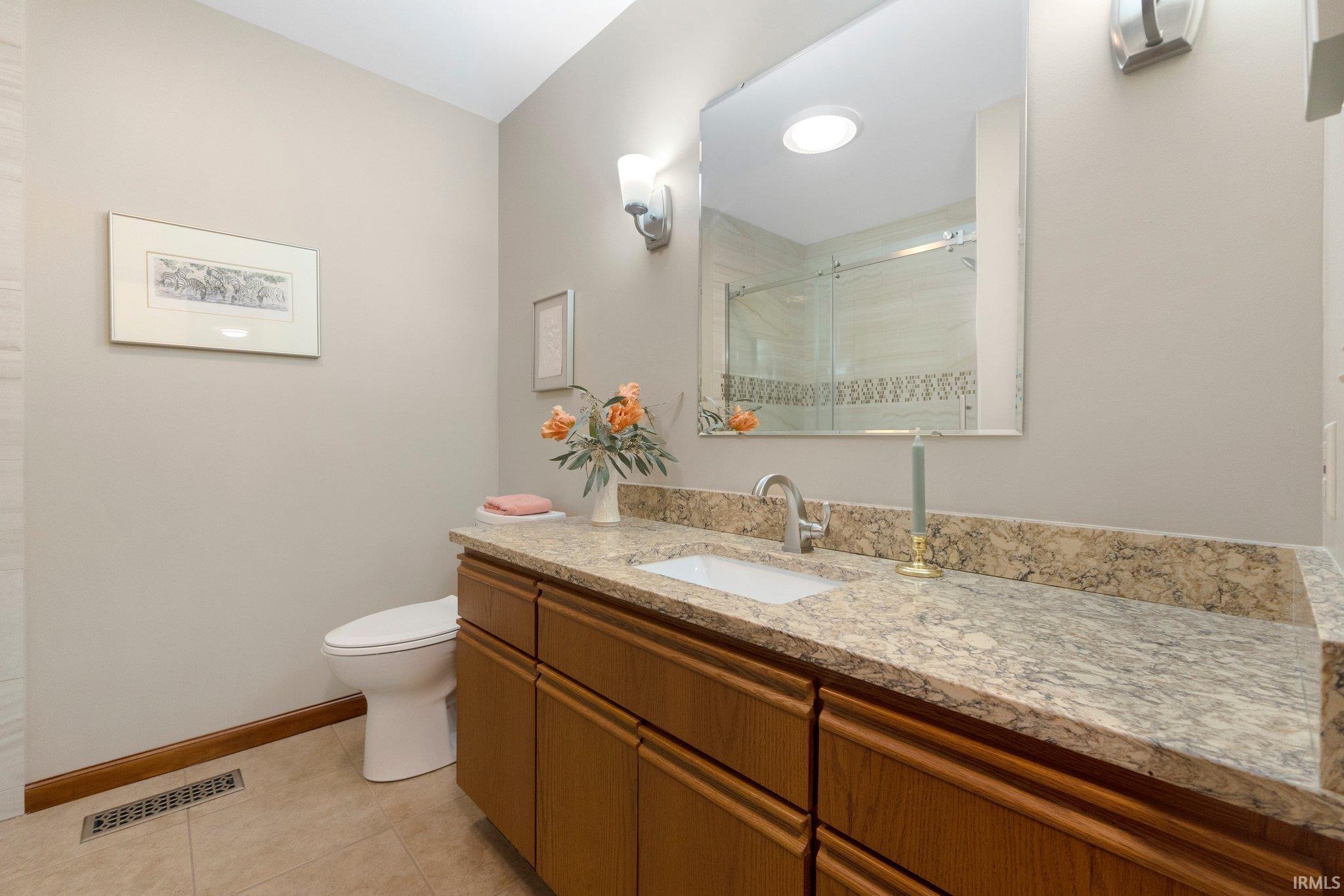 2521 E Saint Thomas Point