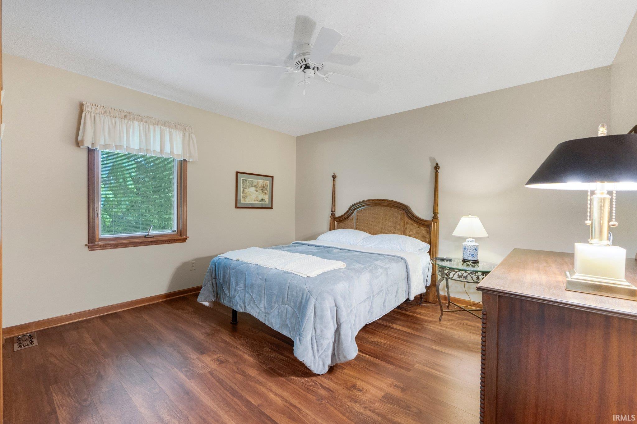 2521 E Saint Thomas Point