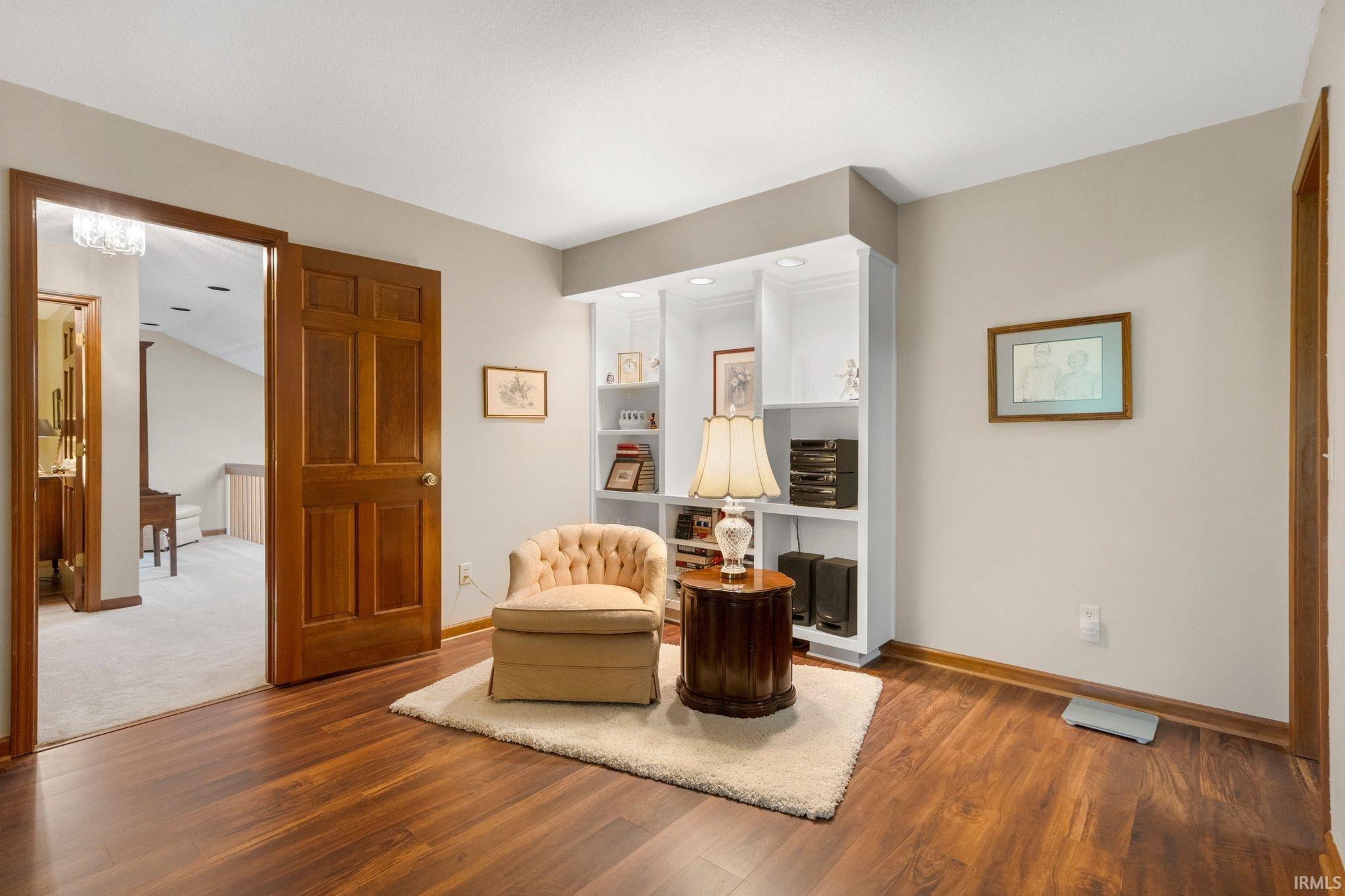 2521 E Saint Thomas Point