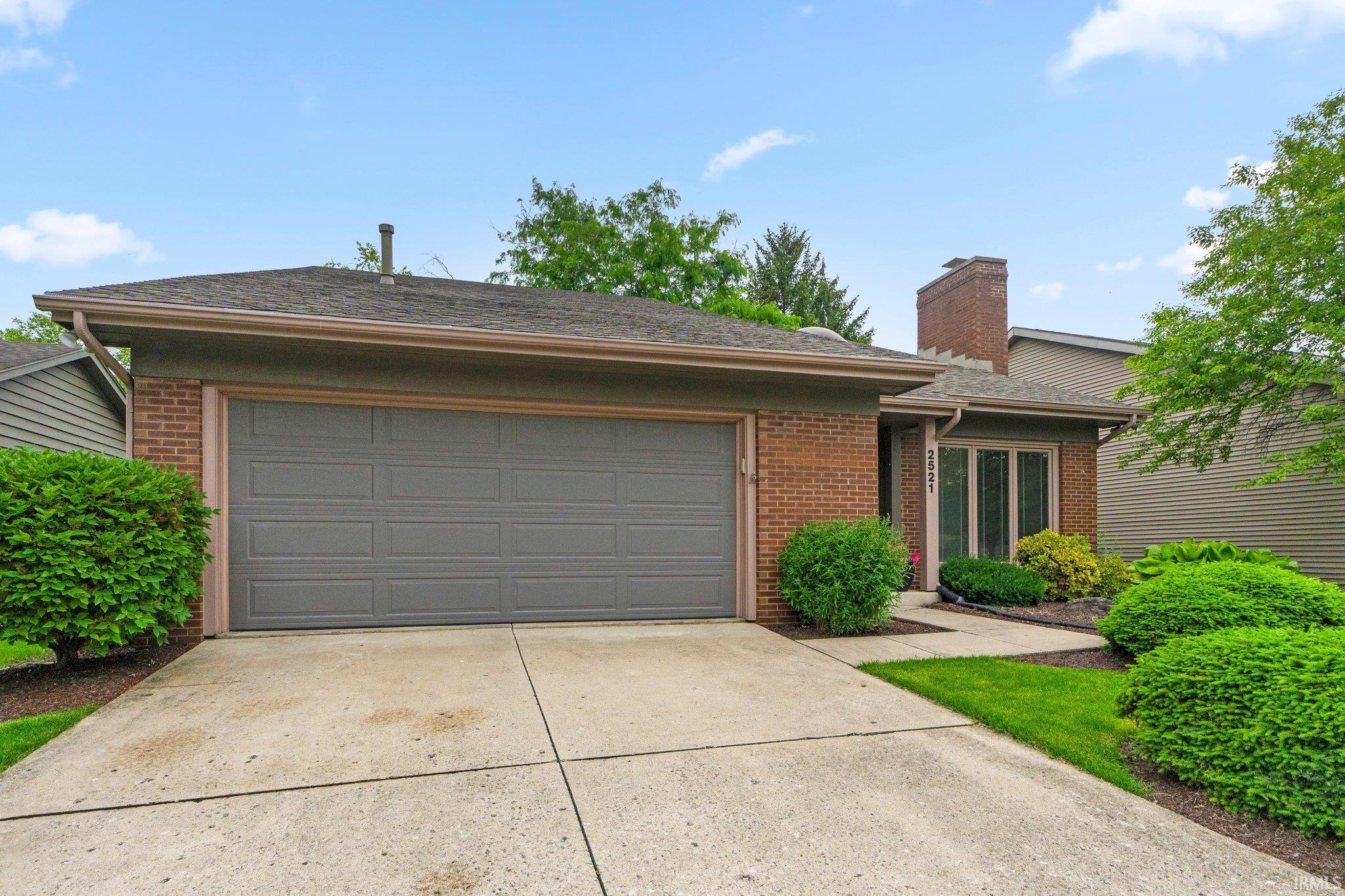 2521 E Saint Thomas Point