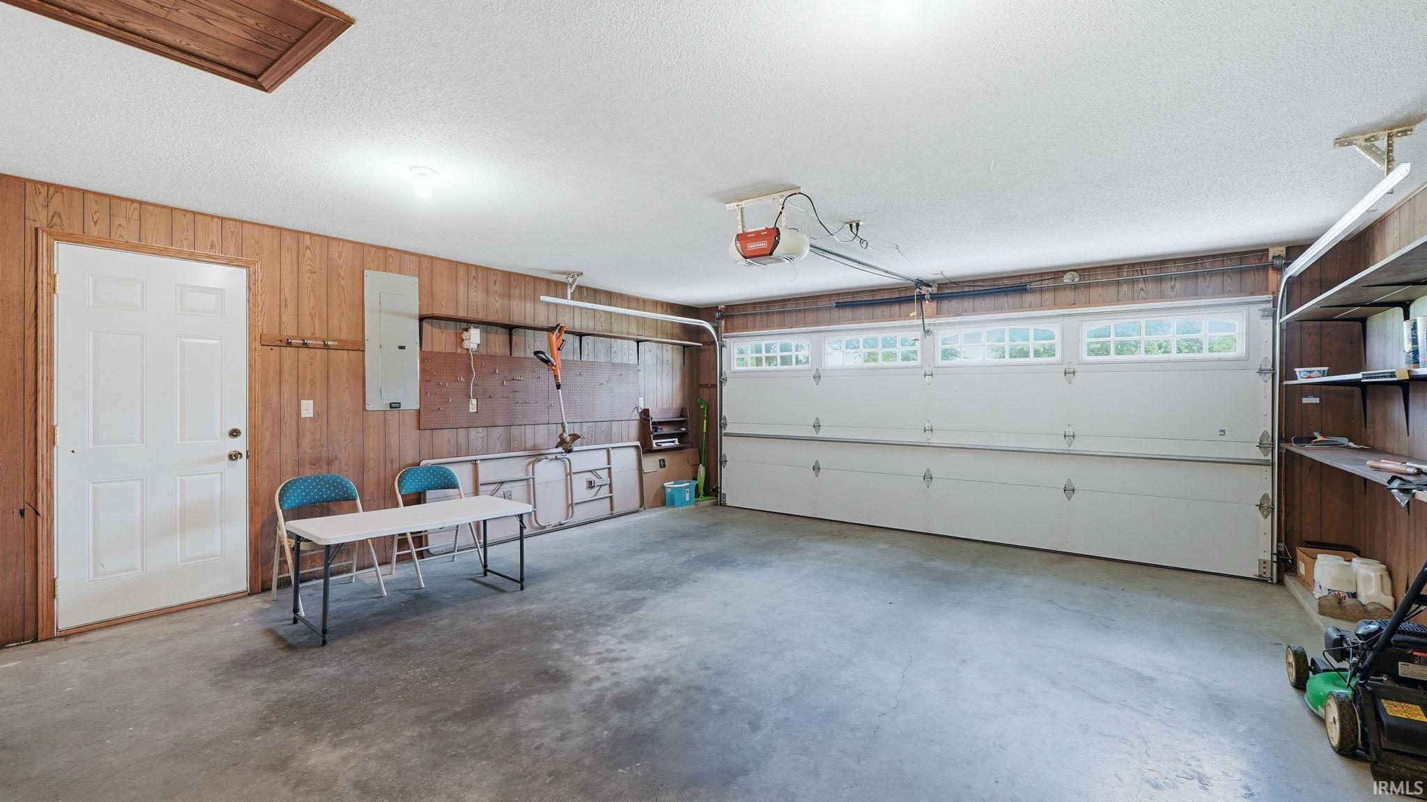 2515 Clifton Hills Drive