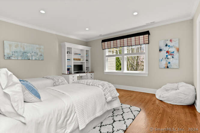 253 Middlesex Road