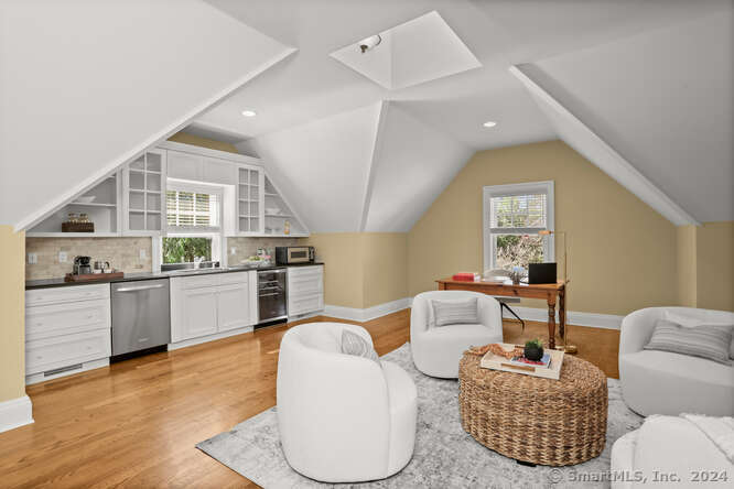253 Middlesex Road