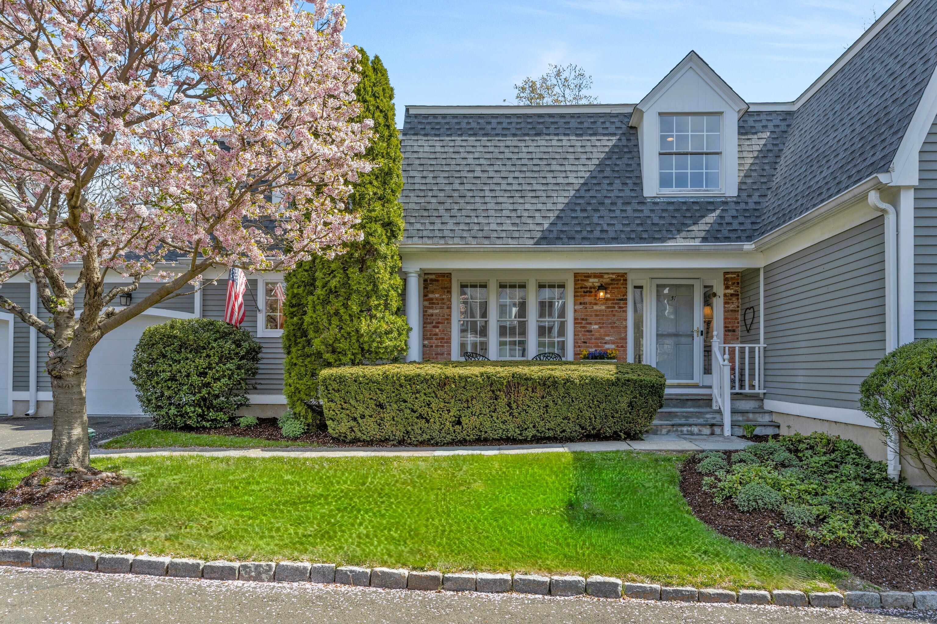 31 Lakeview Avenue
