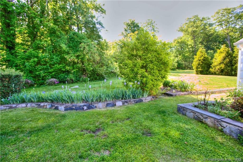 12 Shady Knoll Lane