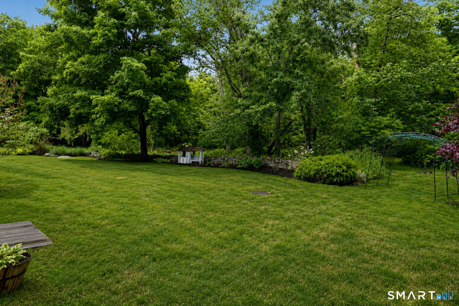 596 Silvermine Road