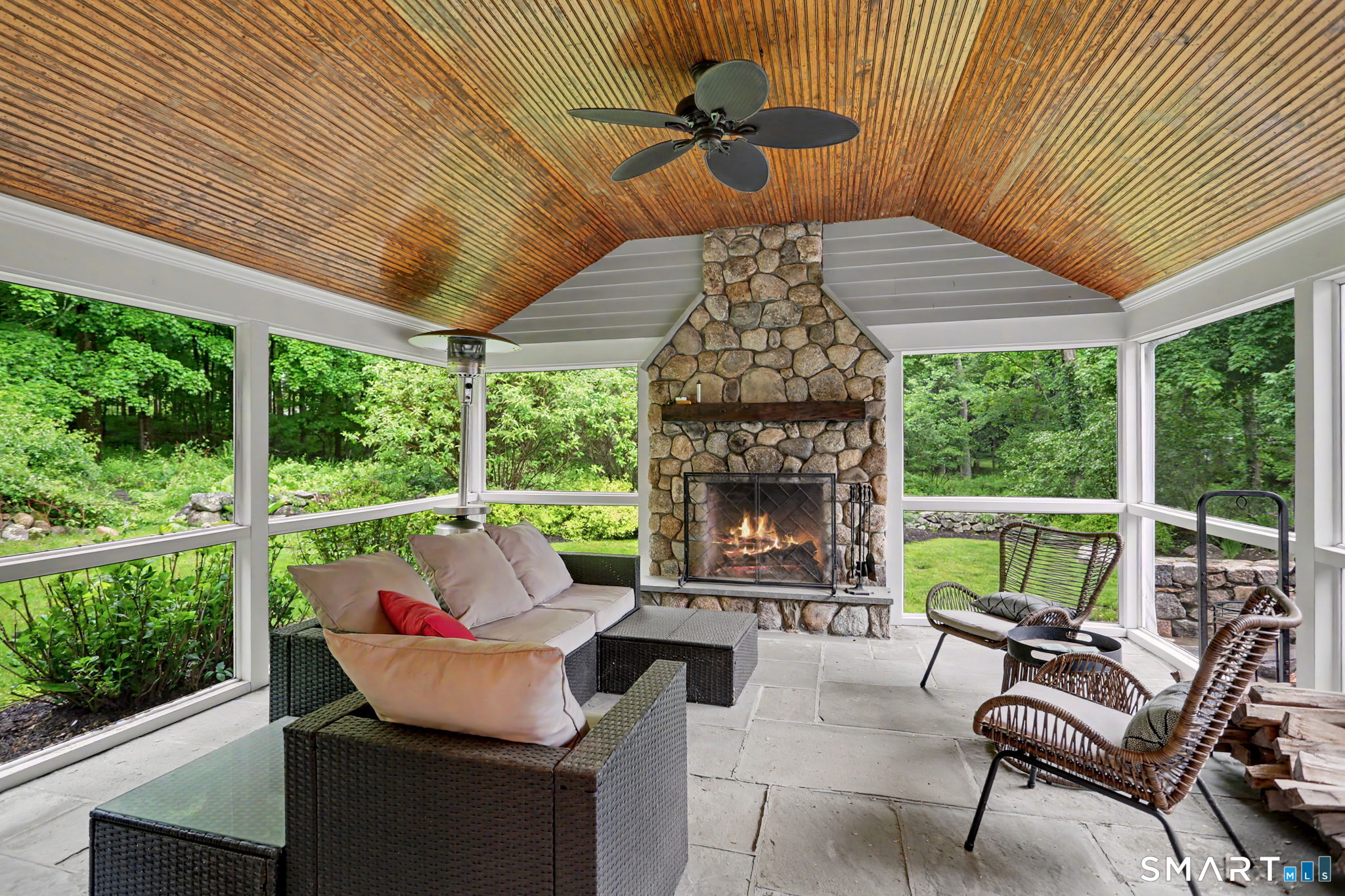 596 Silvermine Road