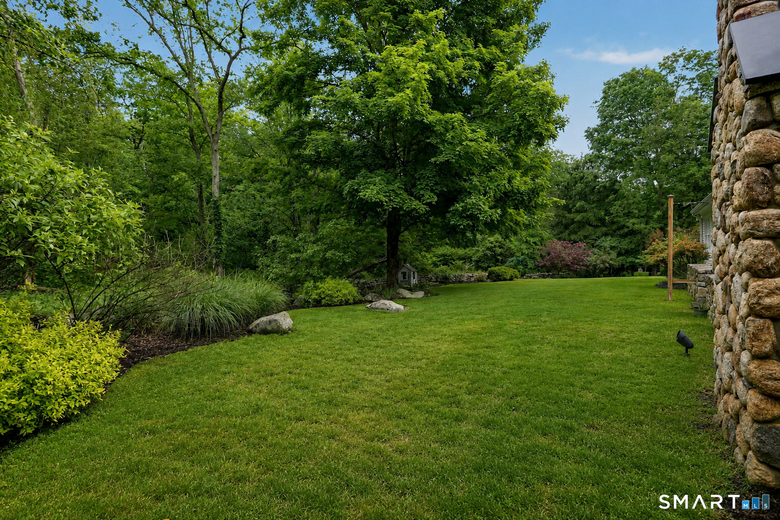 596 Silvermine Road