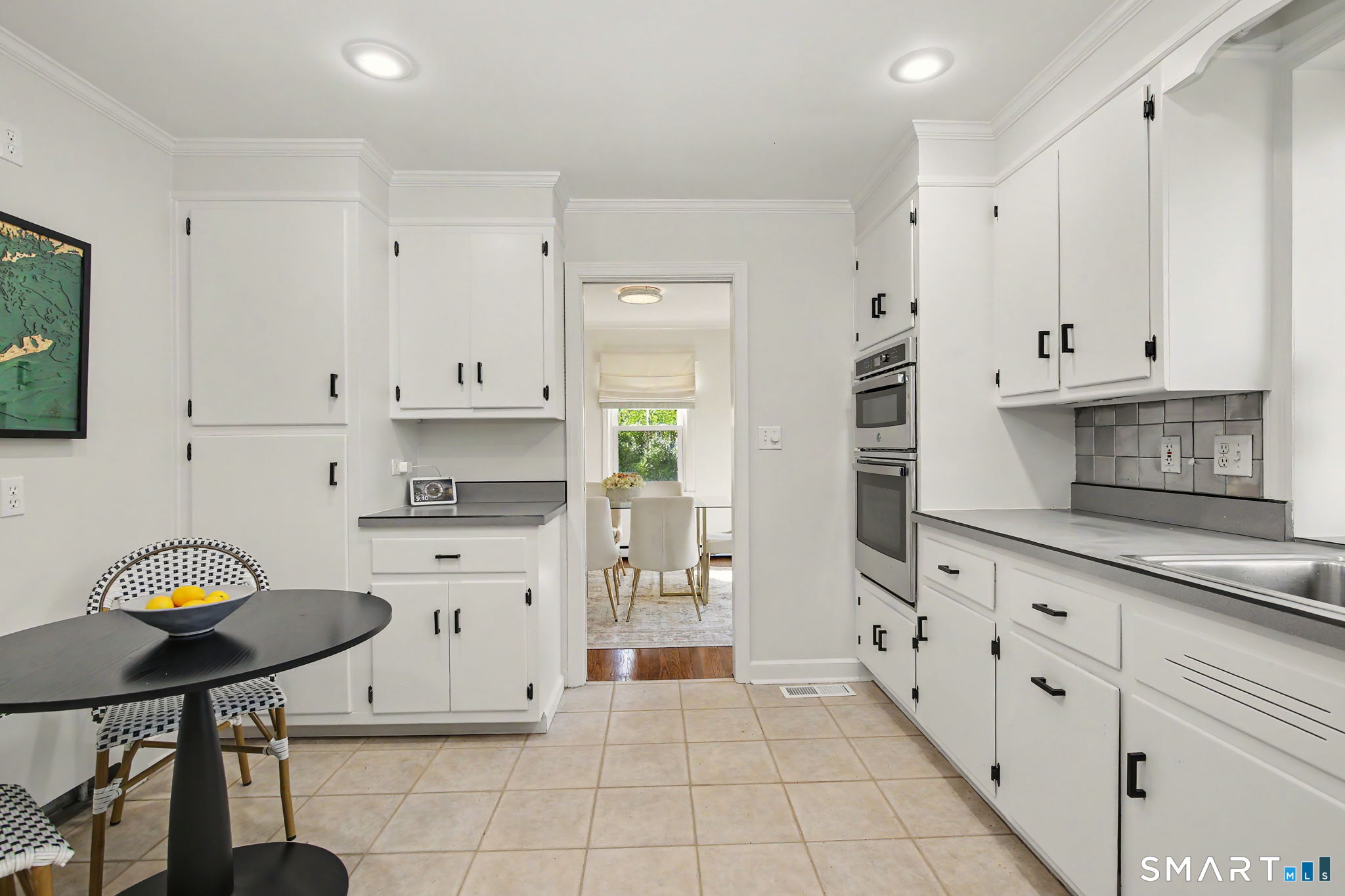 107 Compo Road North