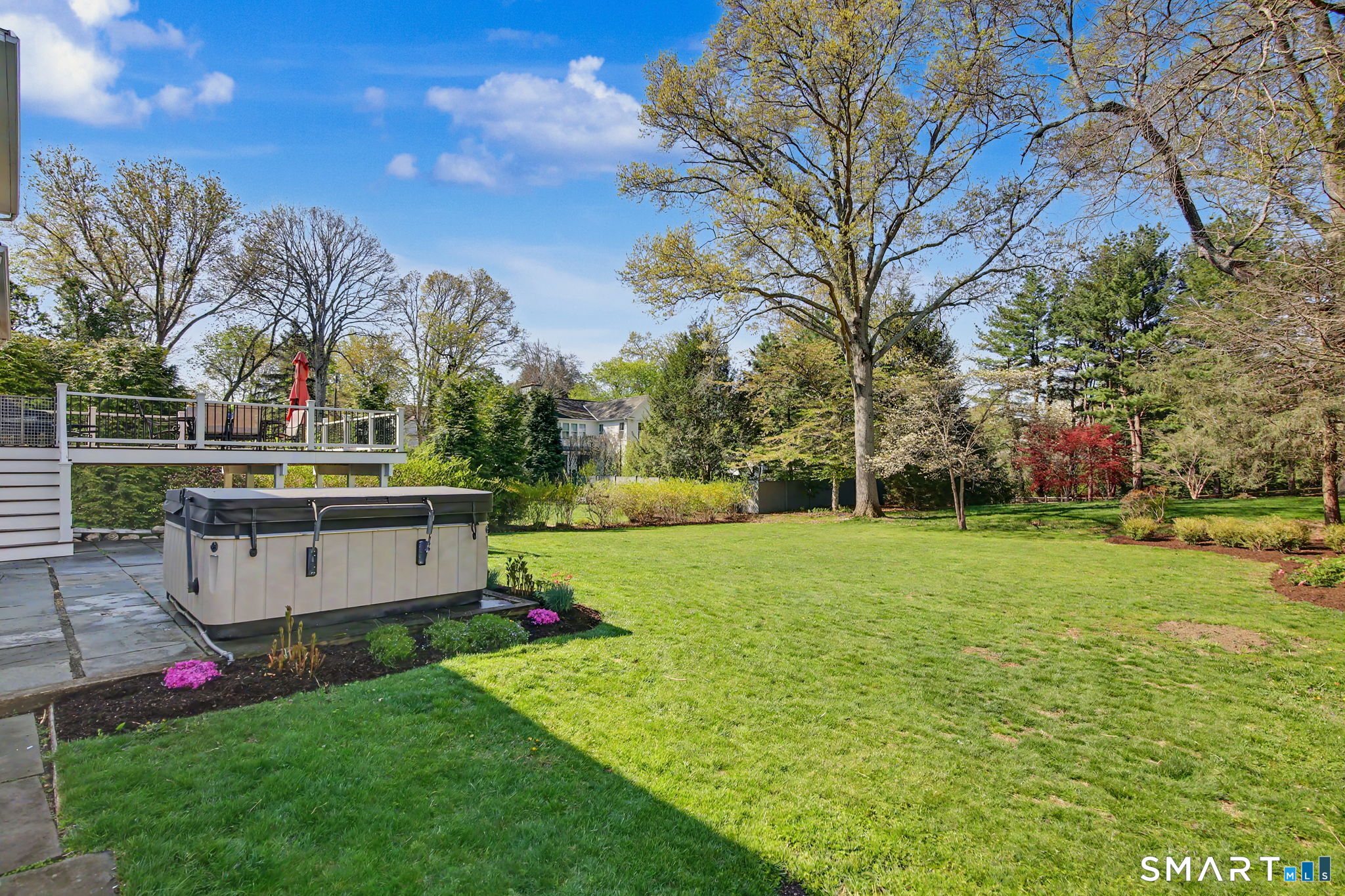 107 Compo Road North