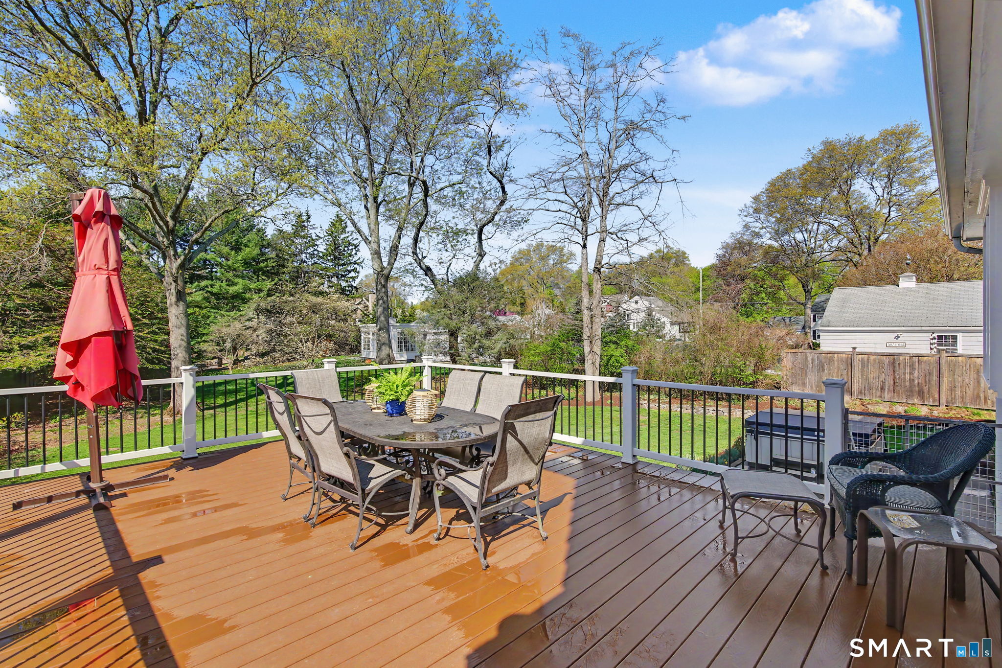 107 Compo Road North