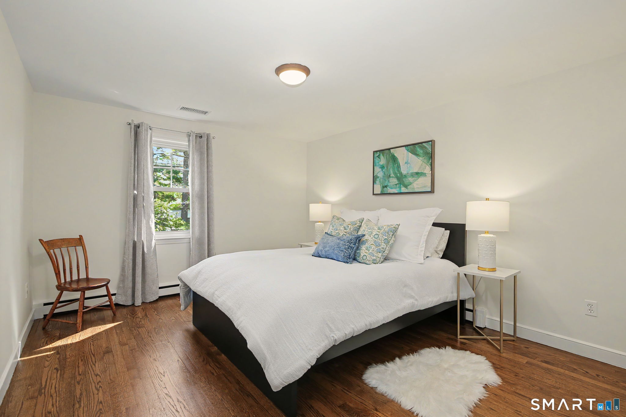 107 Compo Road North