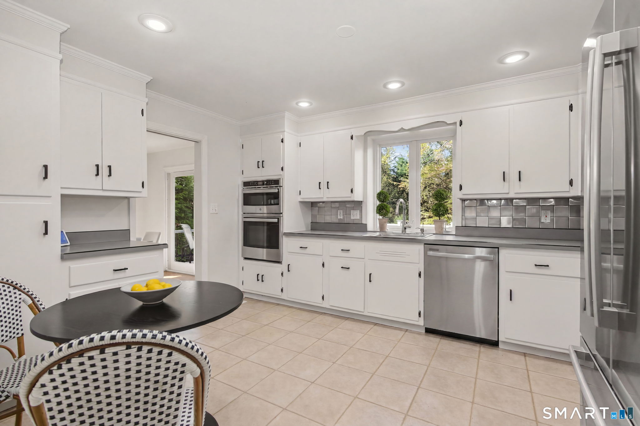 107 Compo Road North