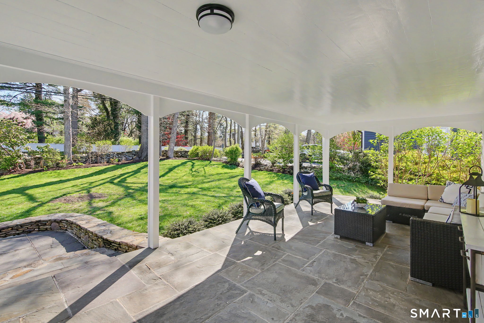 107 Compo Road North