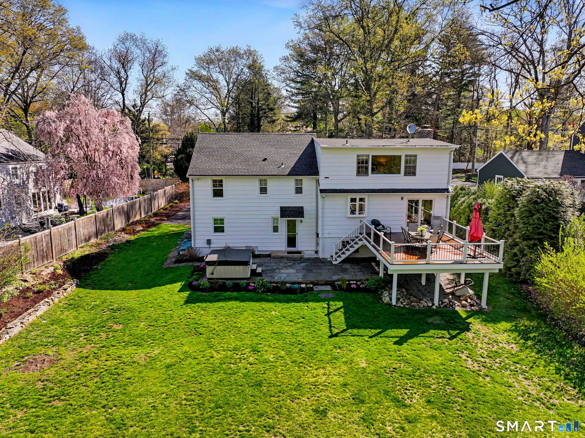 107 Compo Road North