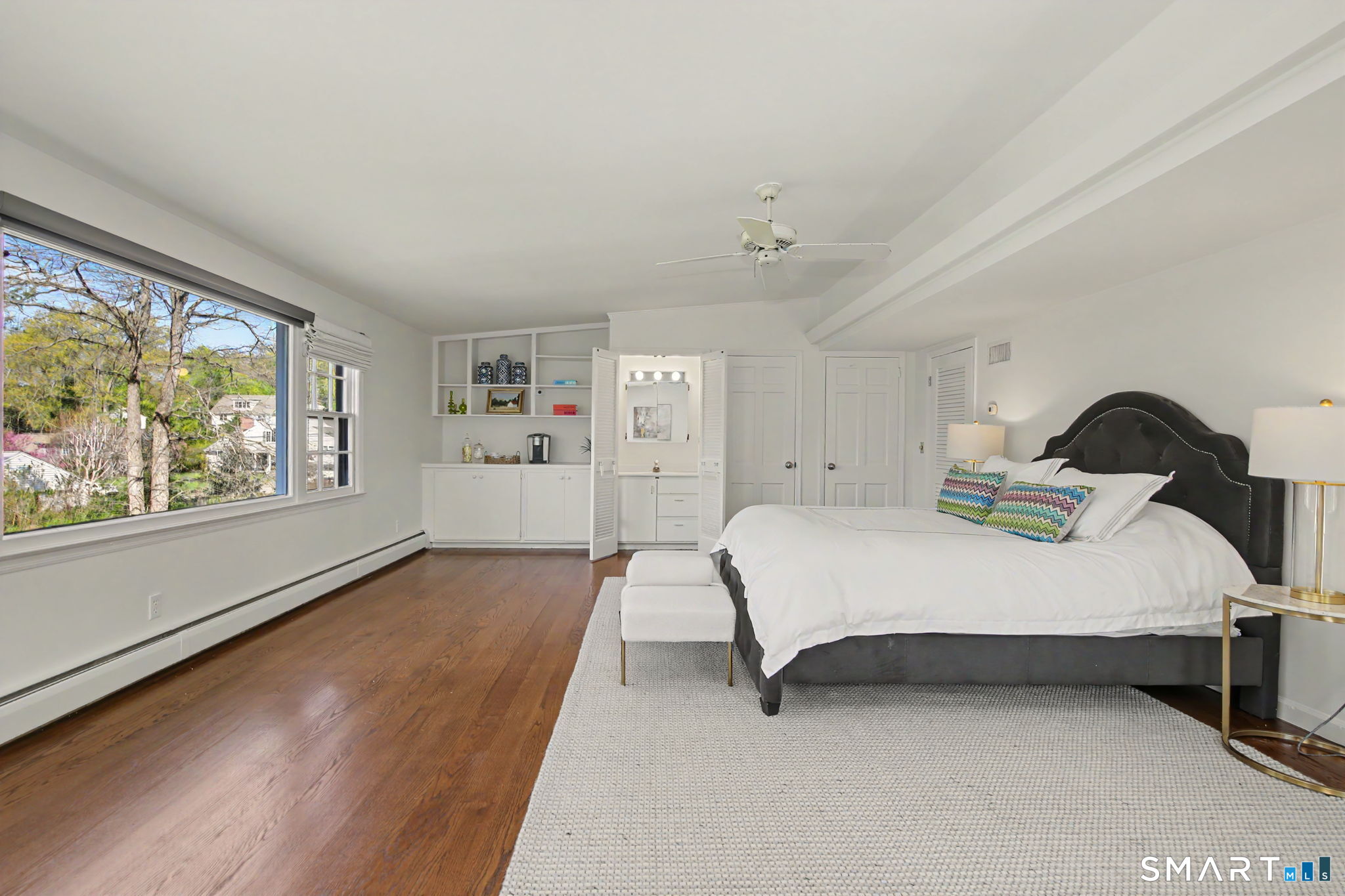 107 Compo Road North