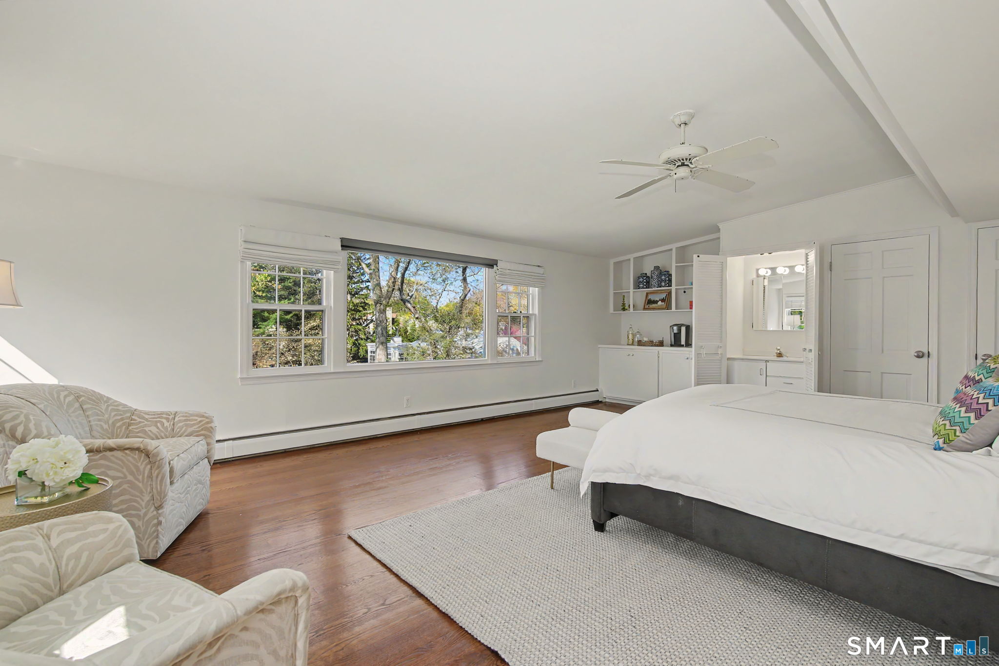 107 Compo Road North