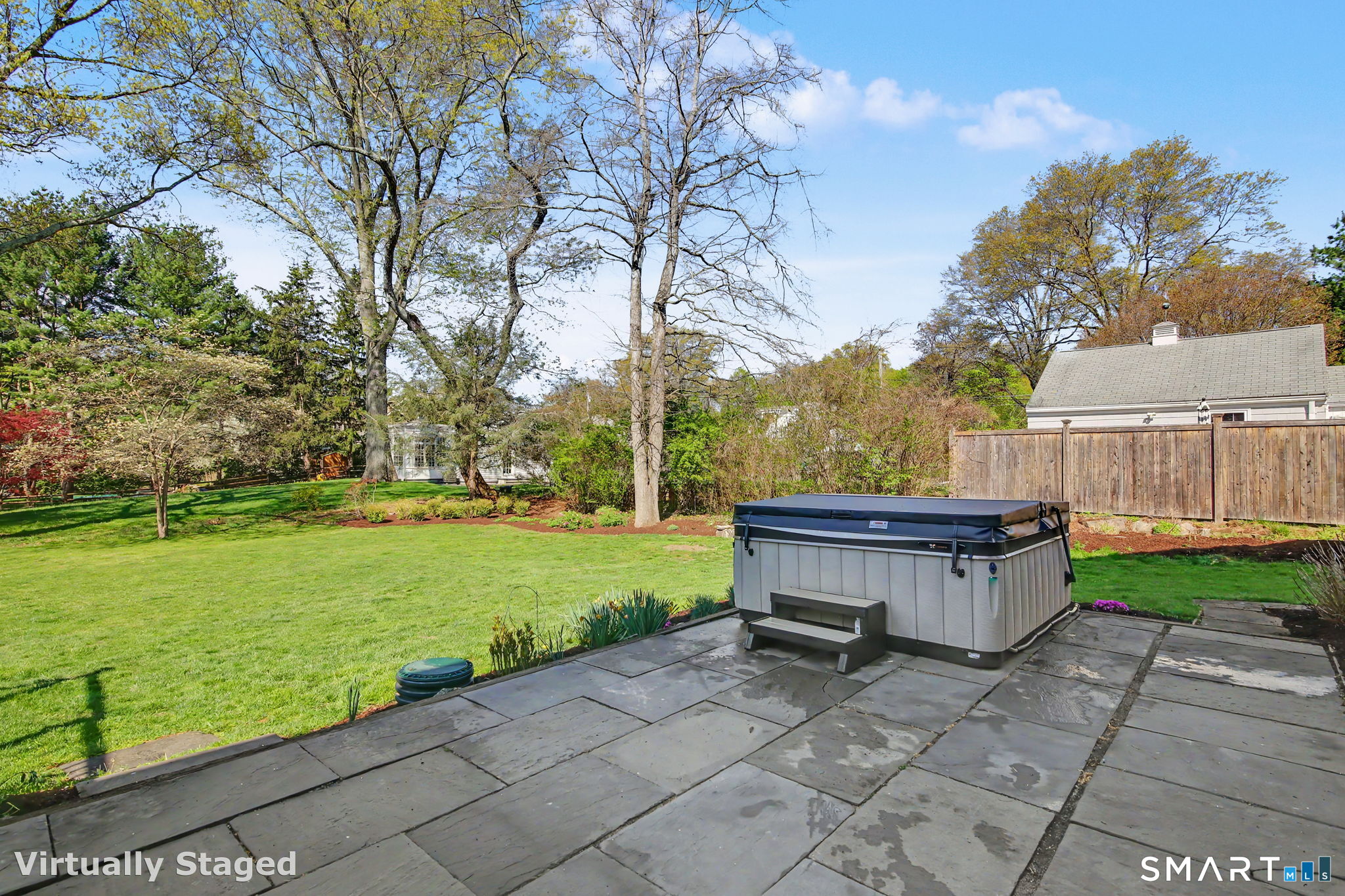 107 Compo Road North