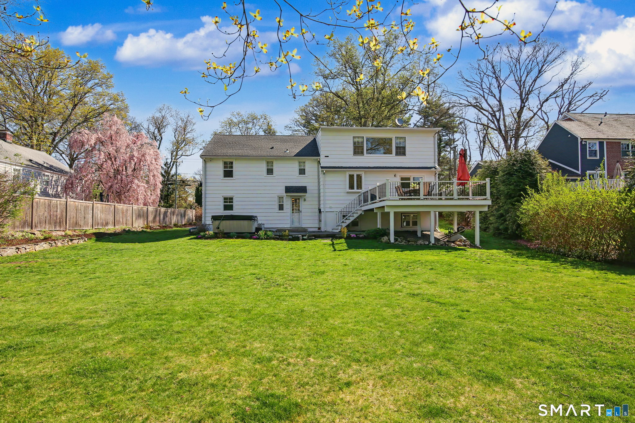 107 Compo Road North