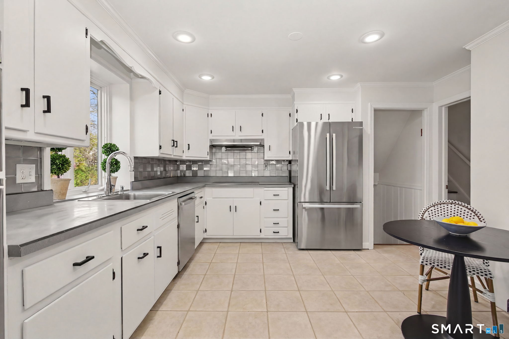 107 Compo Road North