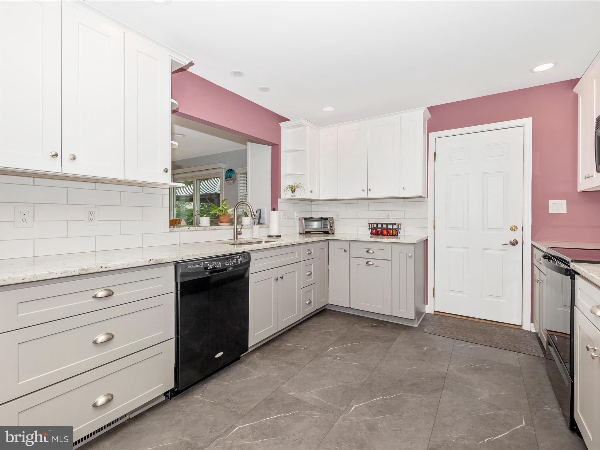 3737 BLUEBERRY COURT