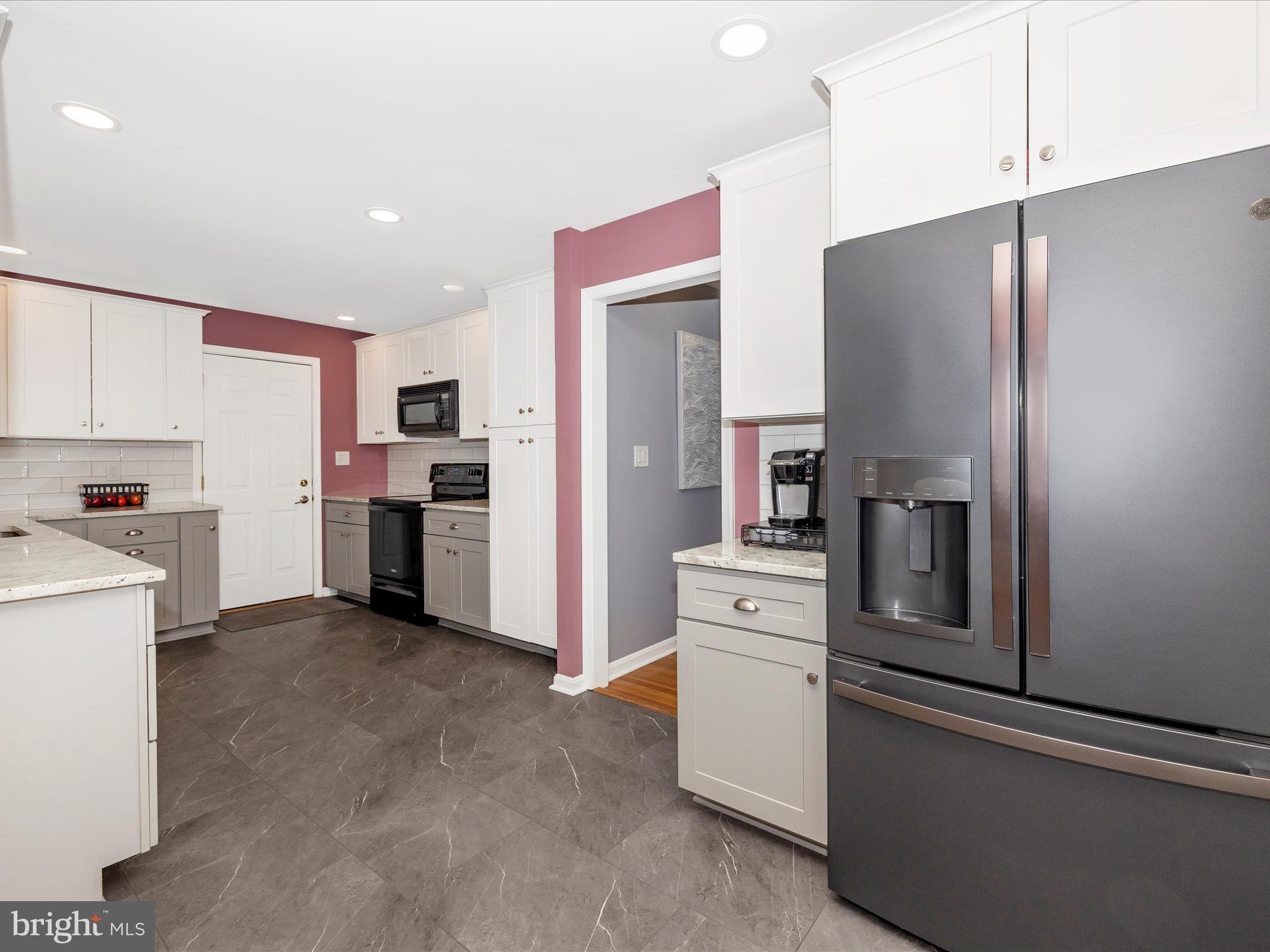 3737 BLUEBERRY COURT