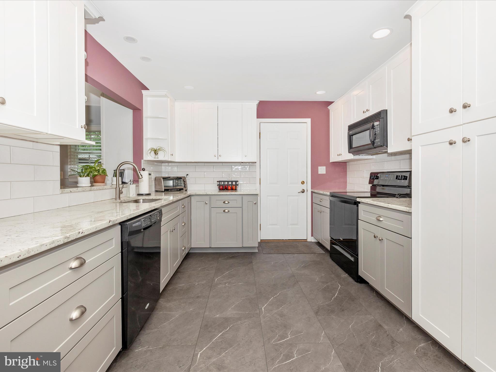 3737 BLUEBERRY COURT