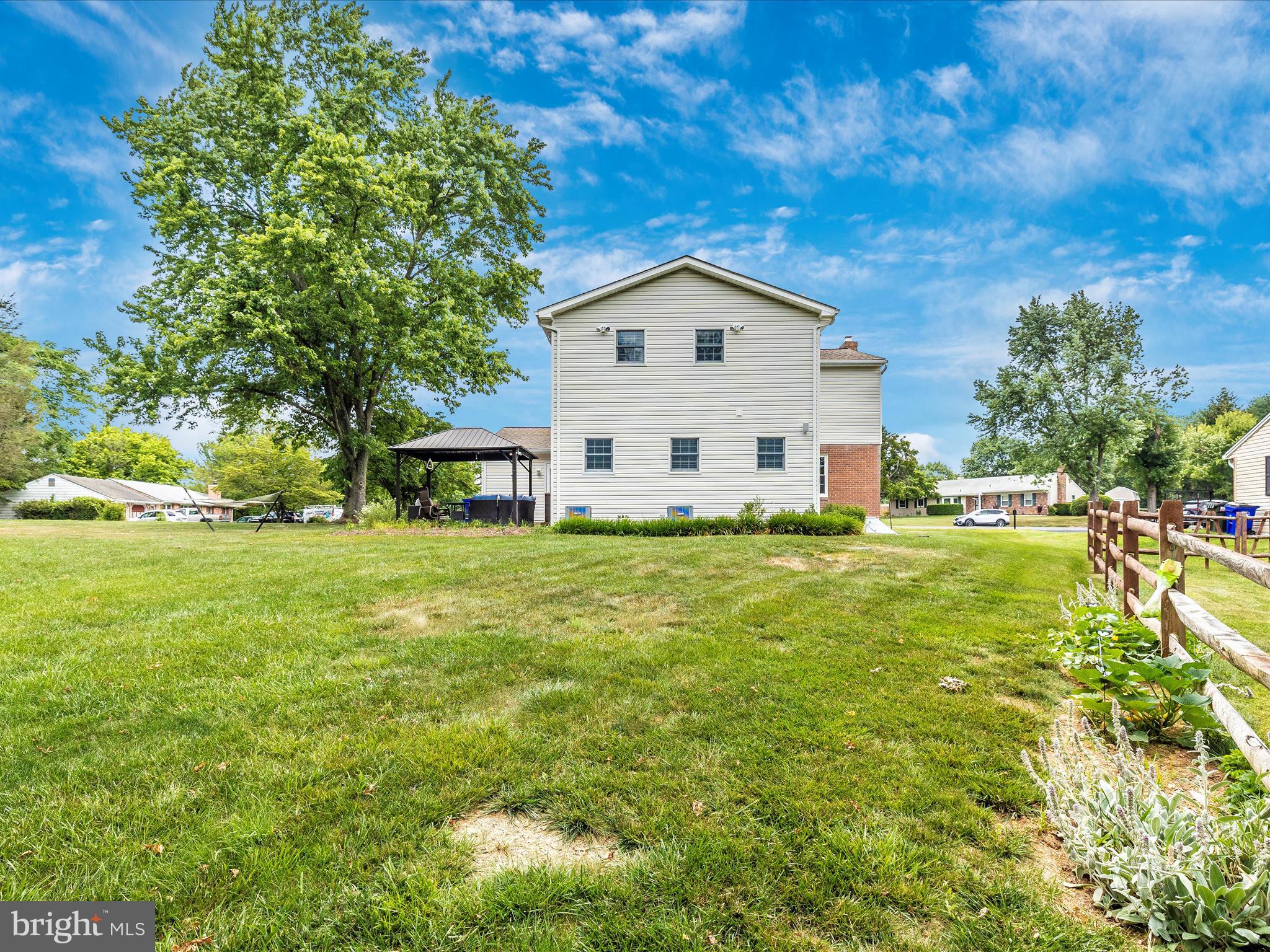 3737 BLUEBERRY COURT