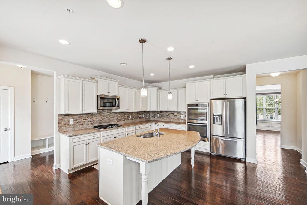 5510 GOLDEN EAGLE ROAD
